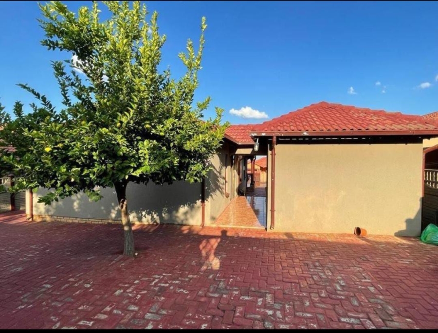 3 Bedroom Property for Sale in Tlhabane West North West